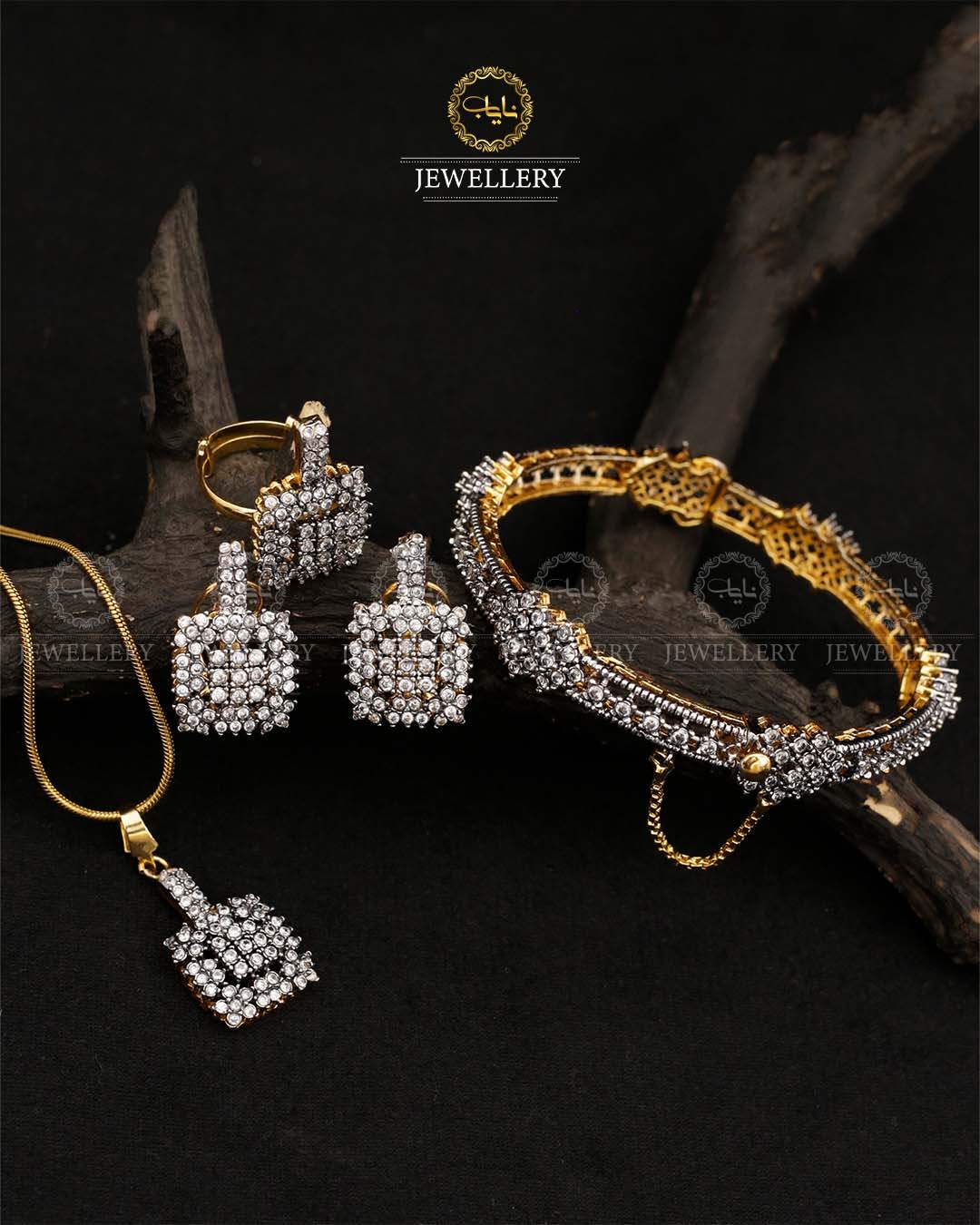 Jarao 5 pcs Combo Locket set with openable Bangle L-906