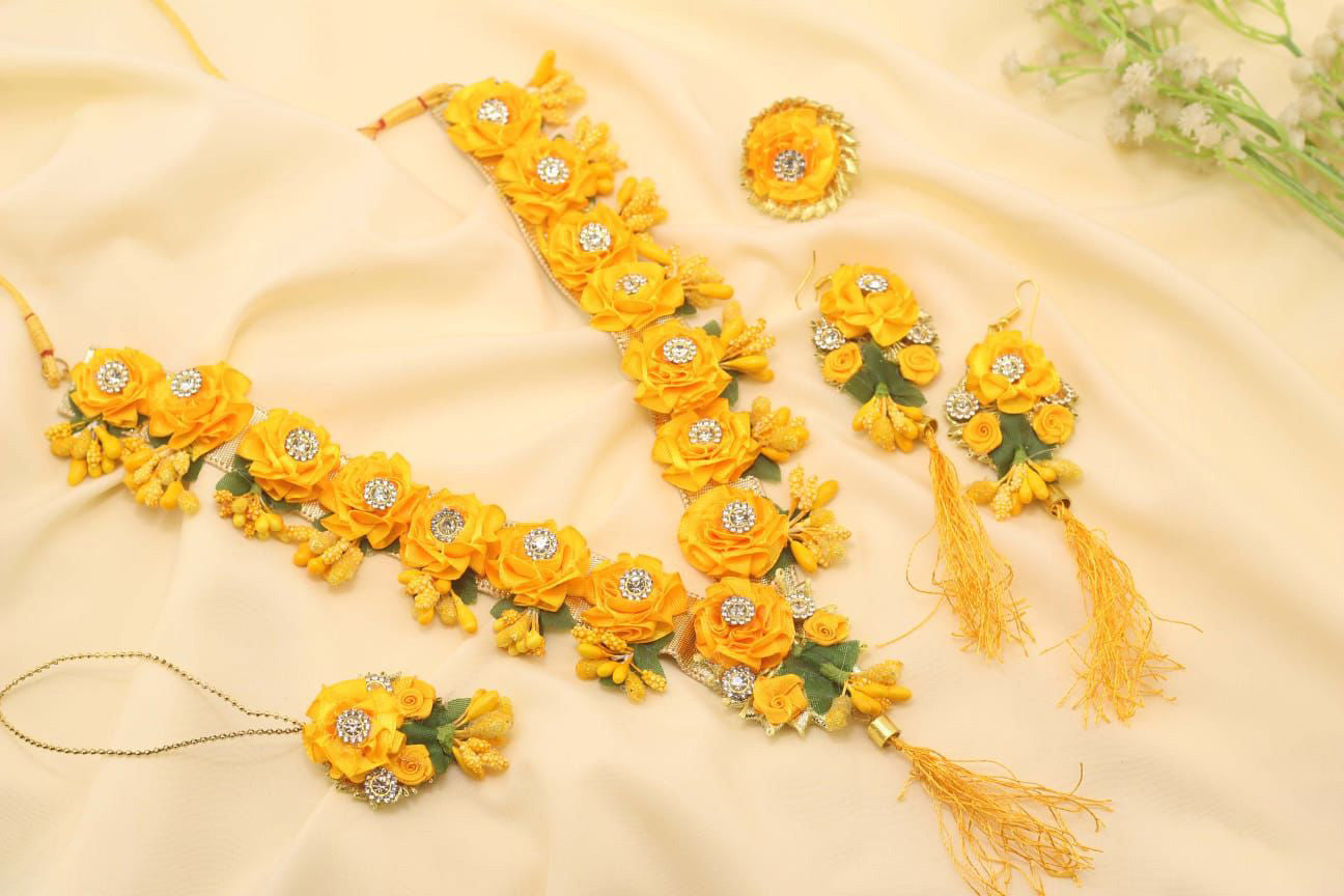 Mehndi/Mayo 5 pcs V Design Mala set-2541 Nayab Jewellery