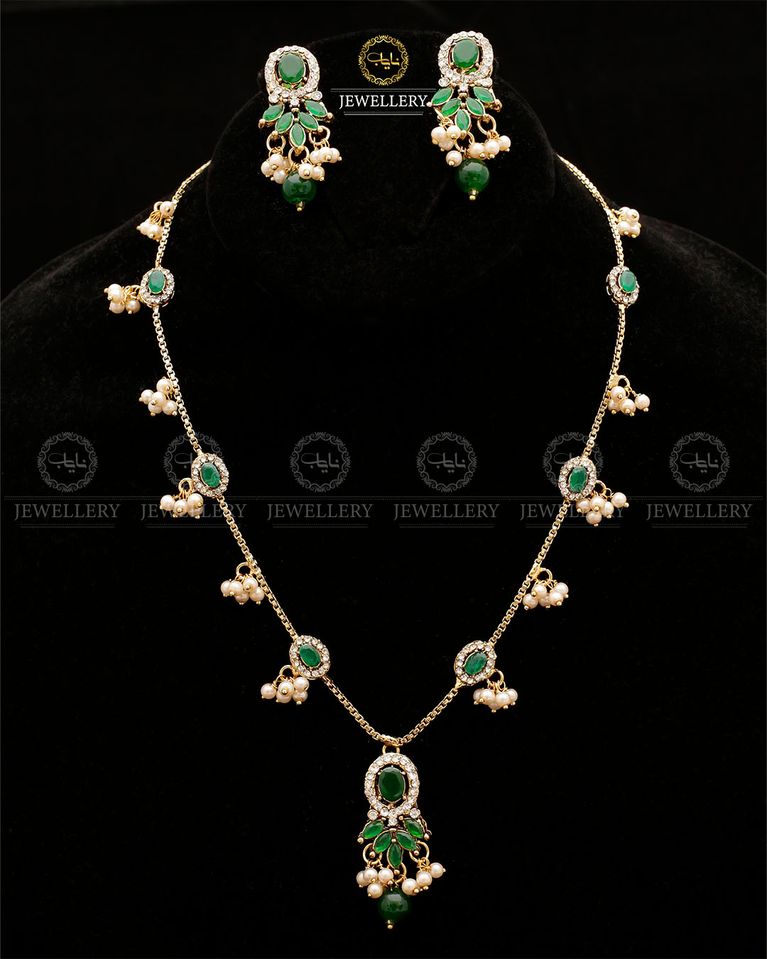 Decent Necklace set-2556-Golden Nayab Jewellery