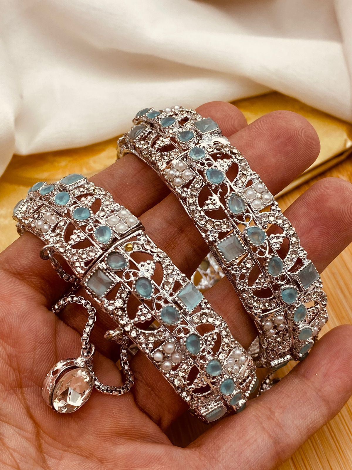 Egyptian Openable Bangles NJ-1534