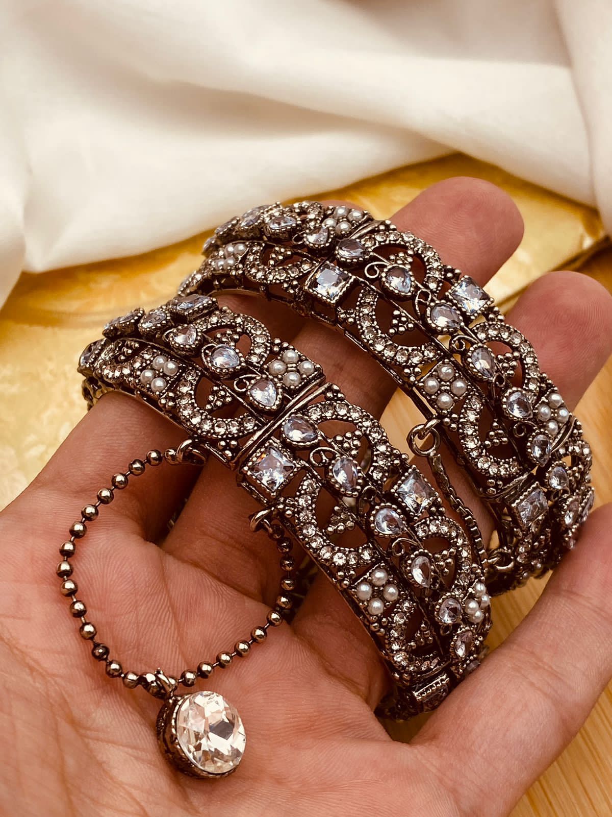 Egyptian Openable Bangles NJ-1534