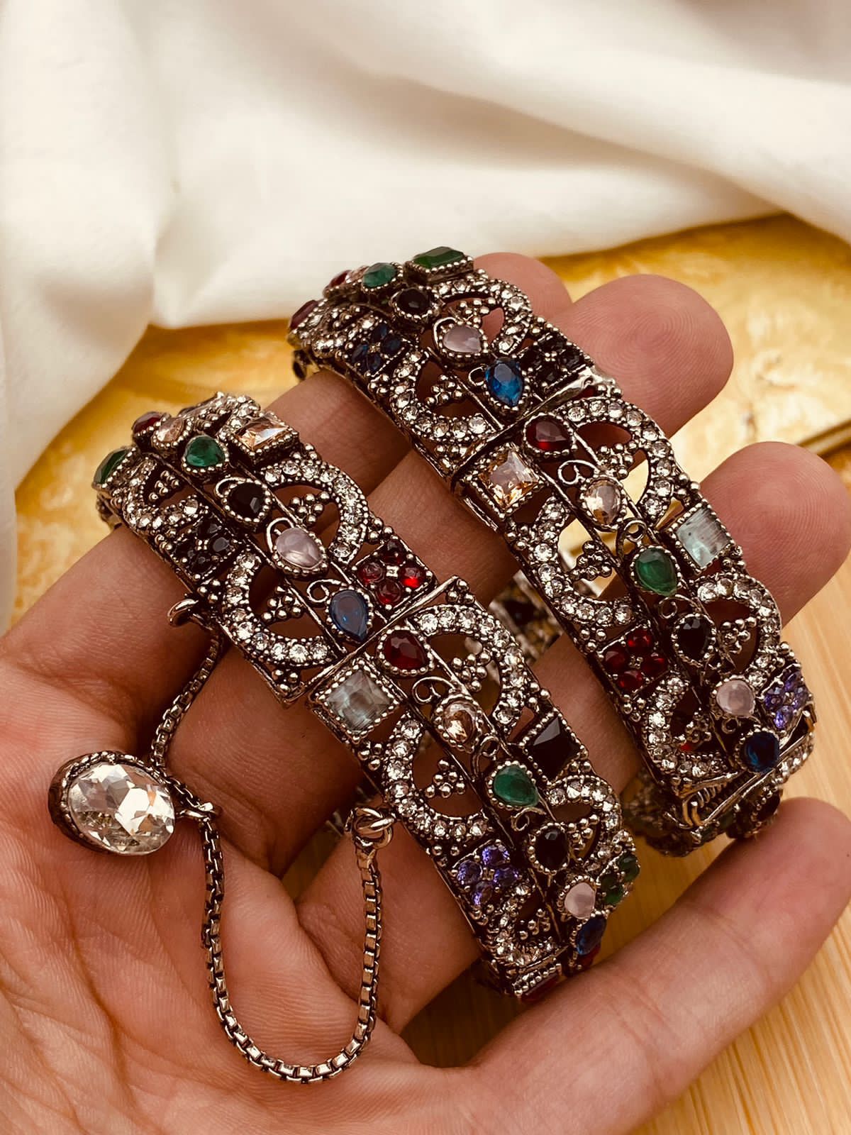 Egyptian Openable Bangles NJ-1534