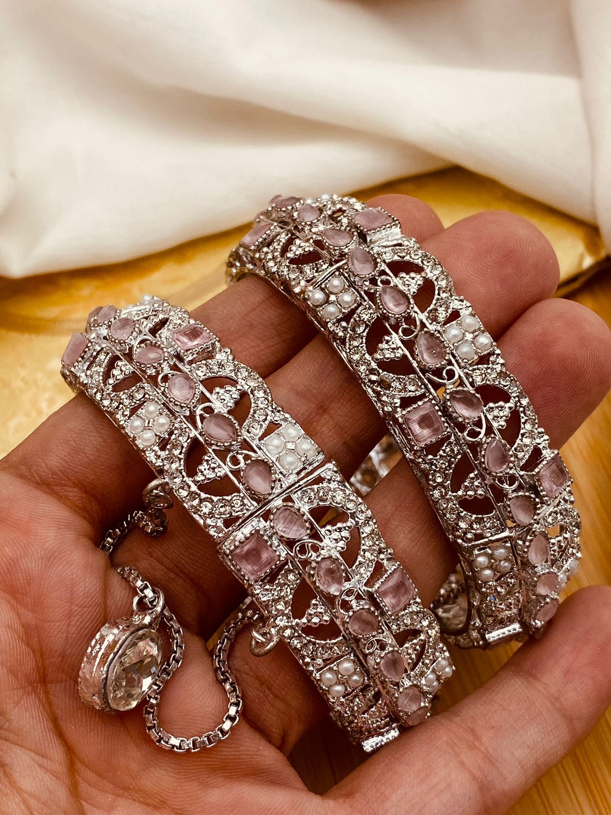Egyptian Openable Bangles NJ-1534