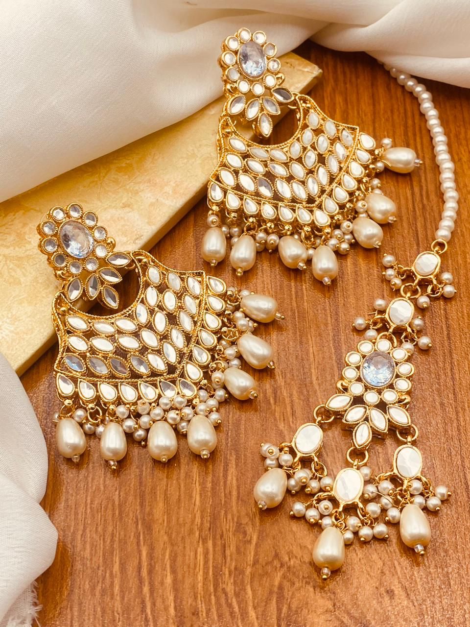 Kundan Mirror Bunda Tikka Set