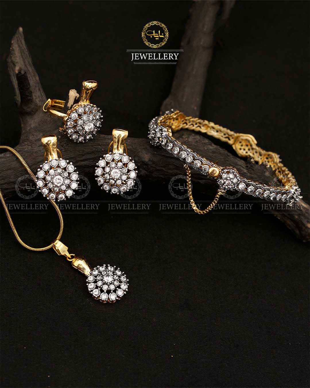 Jarao 5 pcs Combo Locket set with openable Bangle L-905