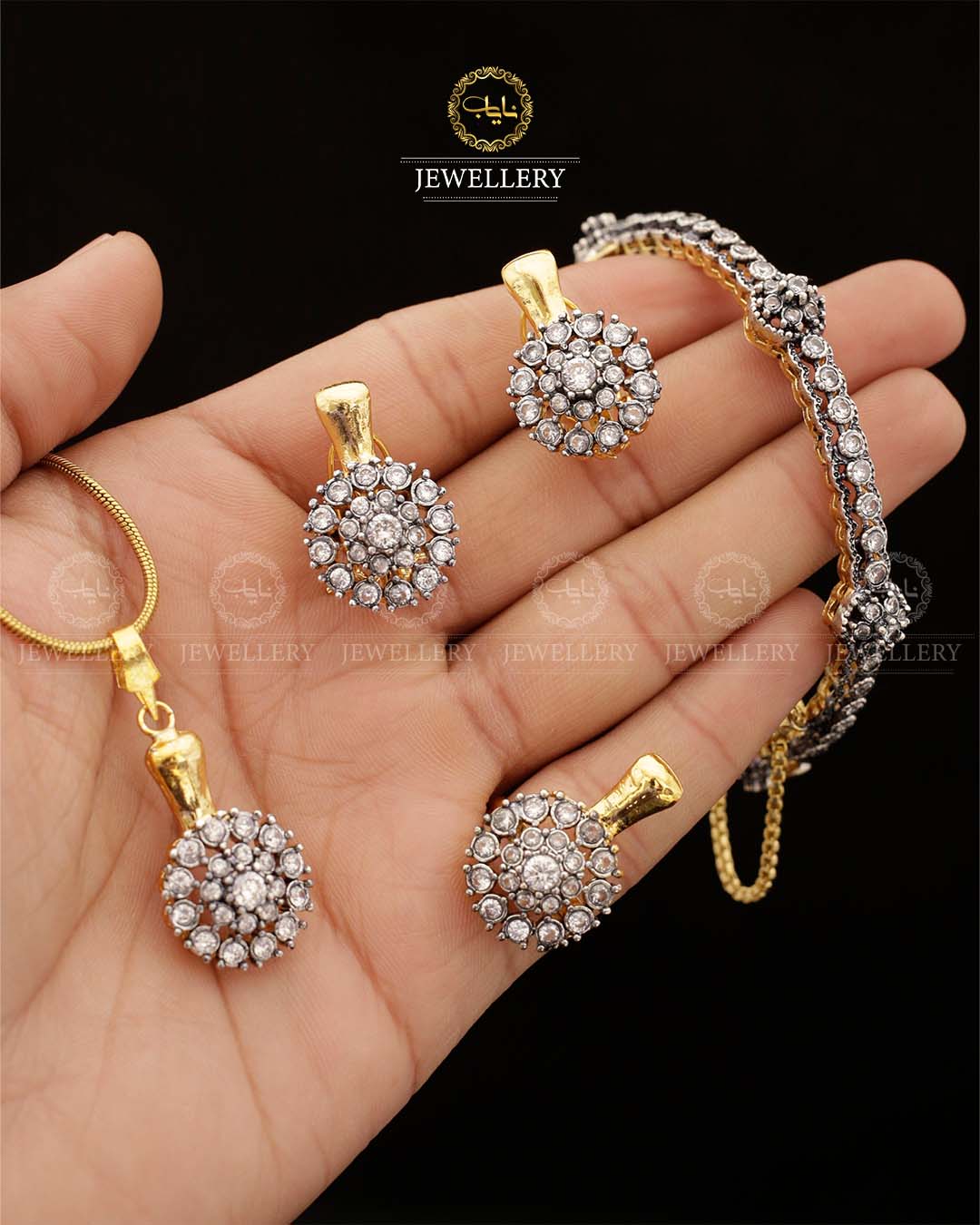 Jarao 5 pcs Combo Locket set with openable Bangle L-905