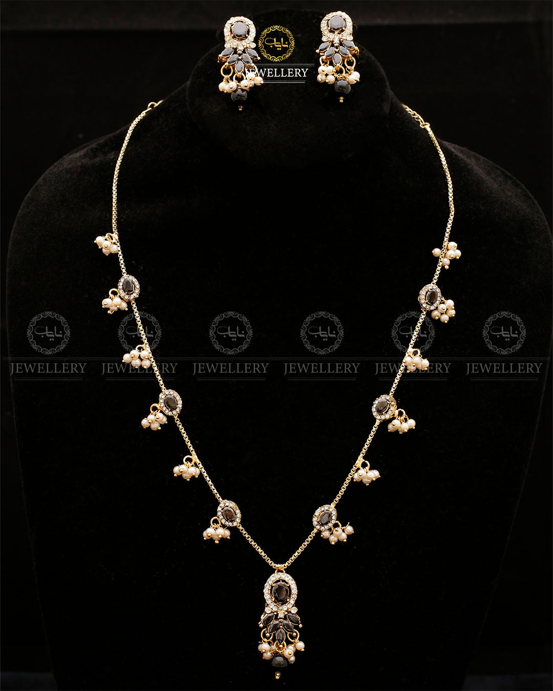 Decent Necklace set-2556-Golden Nayab Jewellery