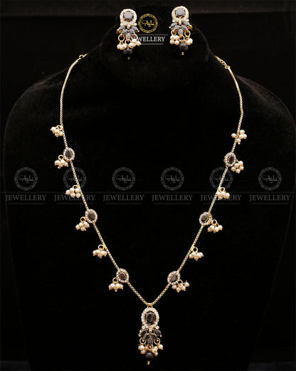 Decent Necklace set-2556-Golden Nayab Jewellery