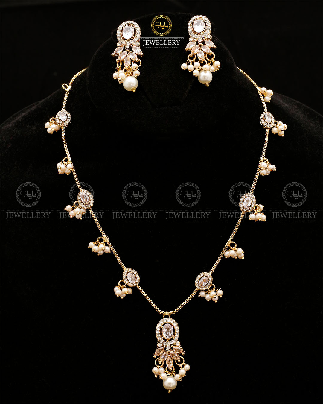 Decent Necklace set-2556-Golden Nayab Jewellery