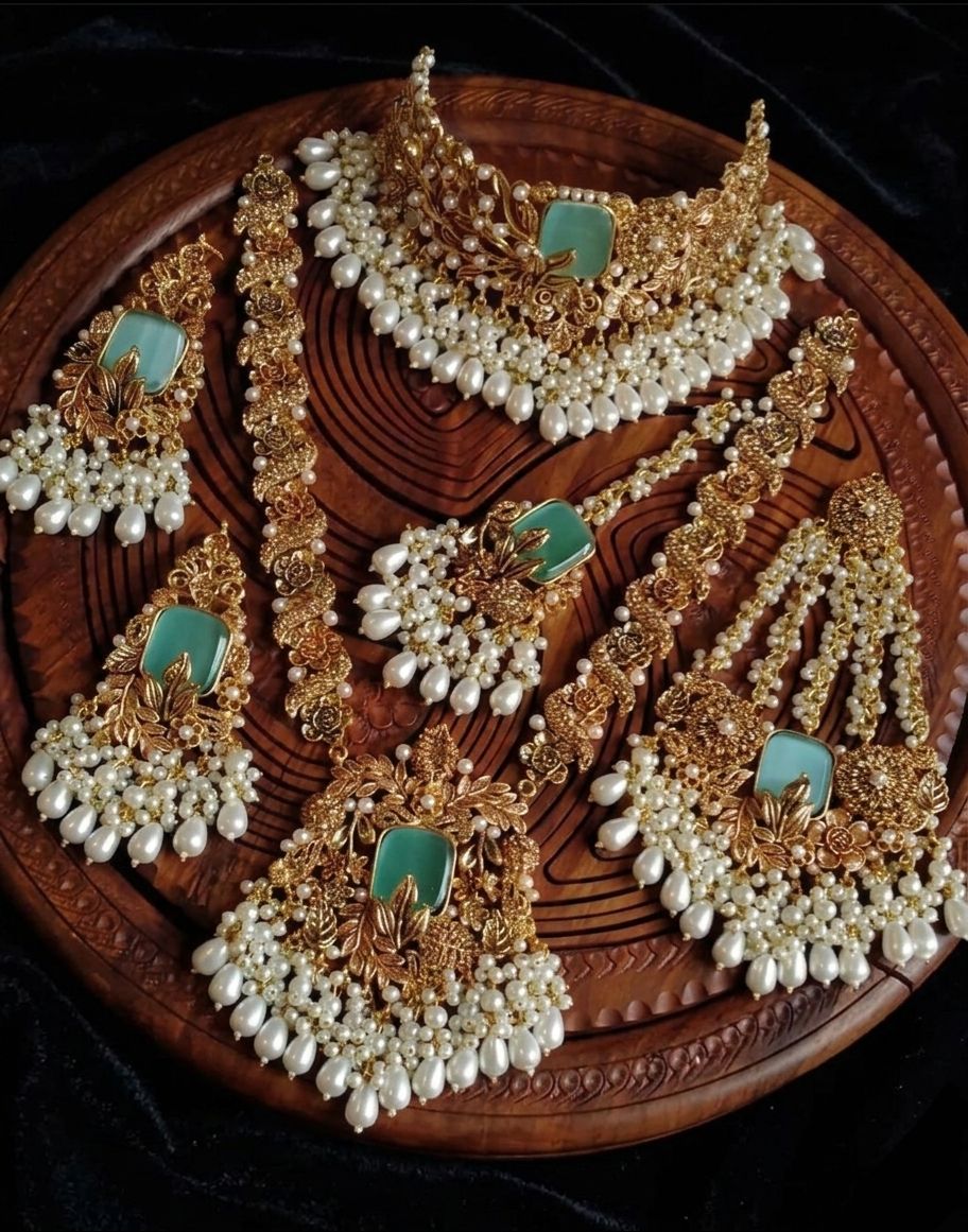 Designer hand made 6 pcs complete bridal set-2023