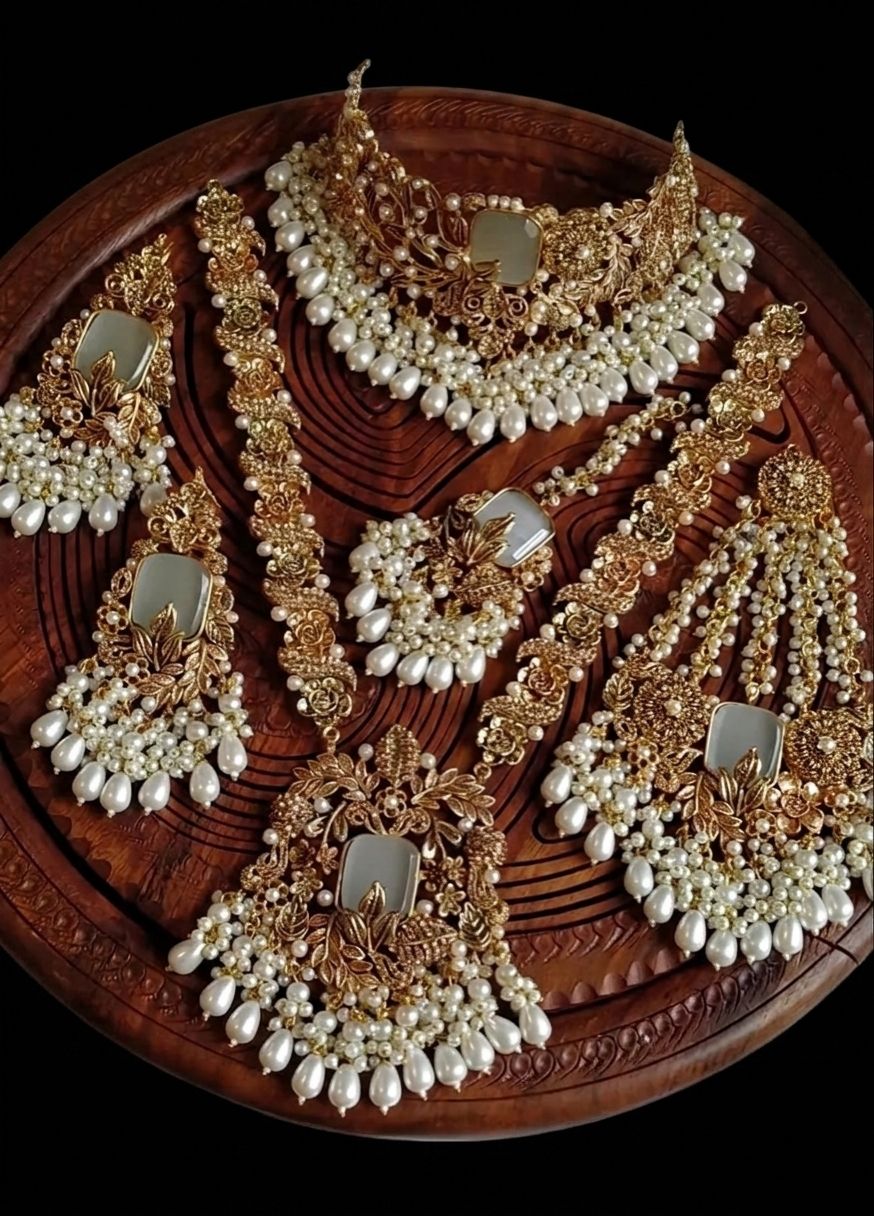 Designer hand made 6 pcs complete bridal set-2023