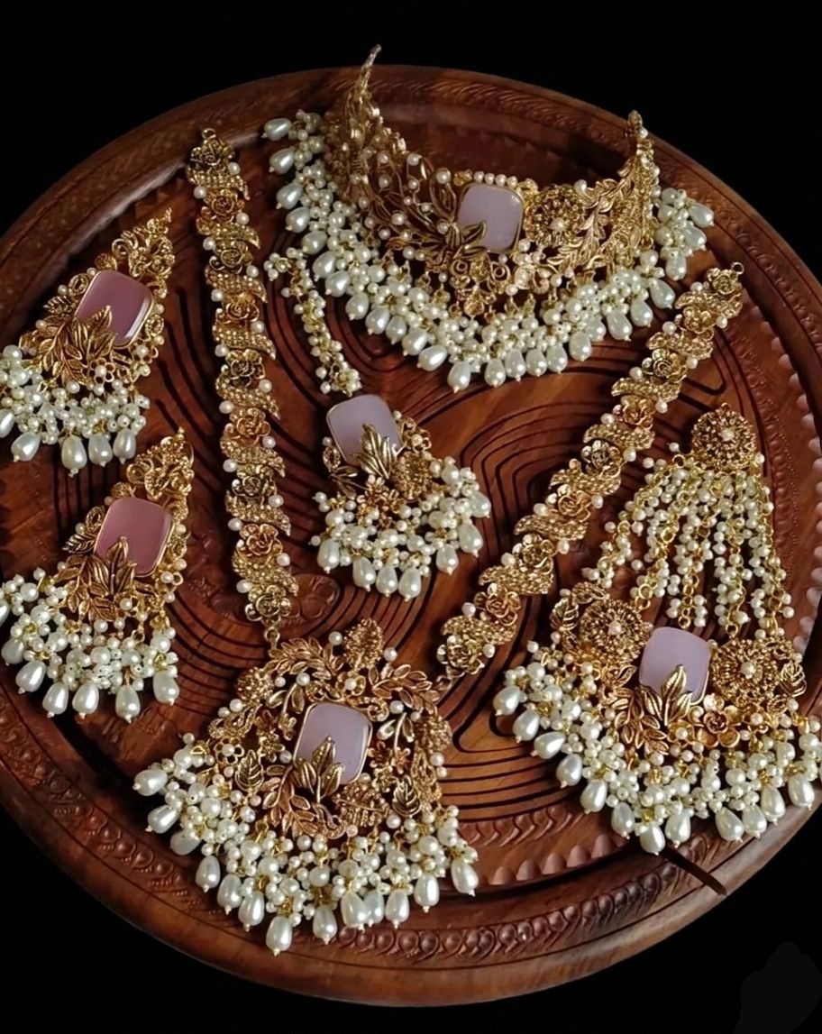 Designer hand made 6 pcs complete bridal set-2023