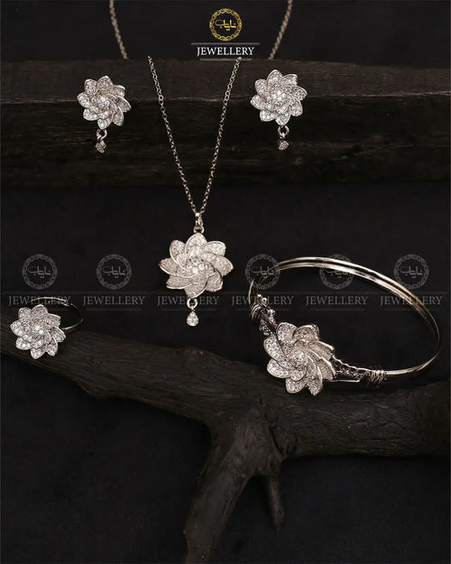 Stylish Locket Design For Girl - Nayab Jewellery