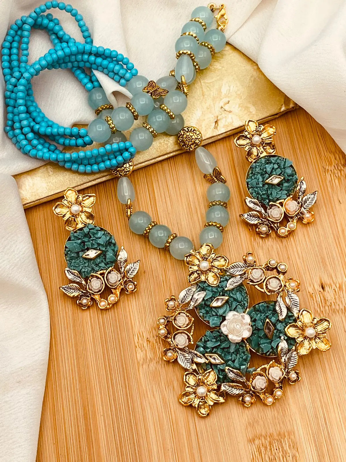 Crush stones flower Hand made Mala set NJ-1601 Nayab Jewellery