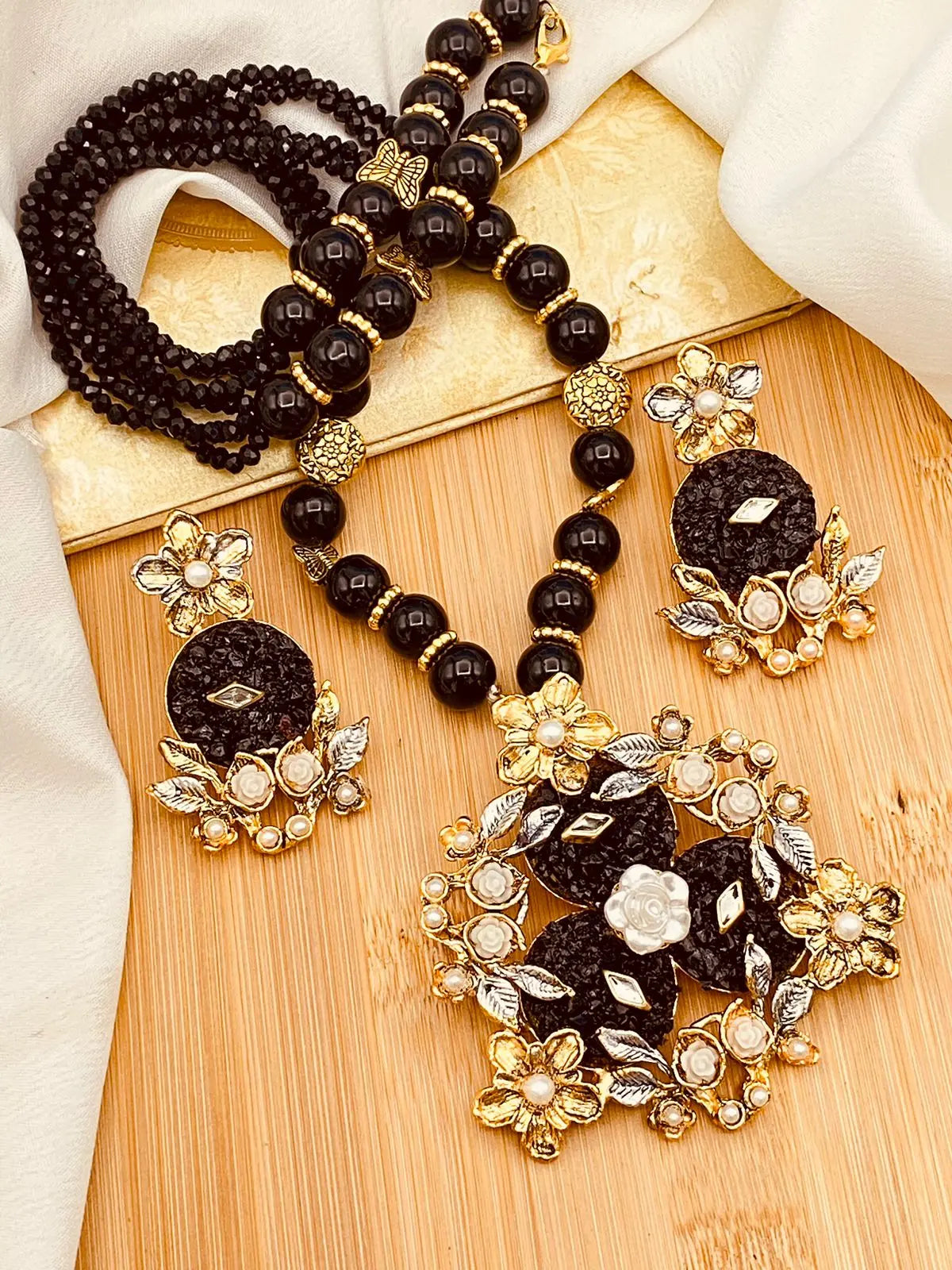 Crush stones flower Hand made Mala set NJ-1601 Nayab Jewellery