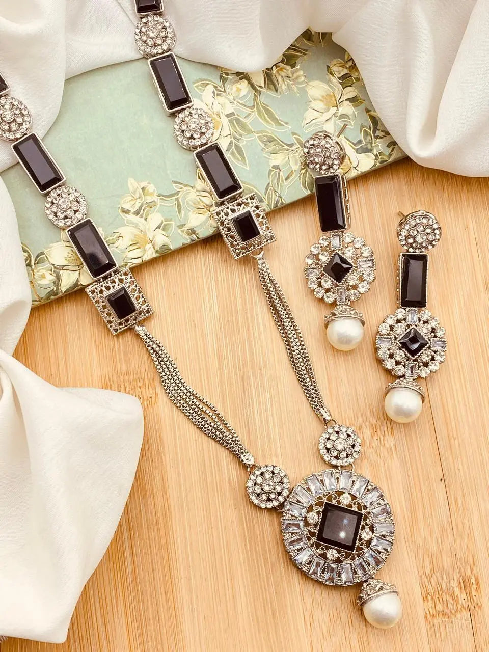 Delta Mala Set with Hoops & Tika -2267 Nayab Jewellery