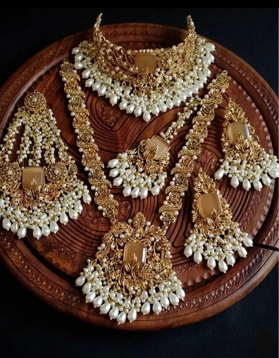 Designer hand made 6 pcs complete bridal set-2023