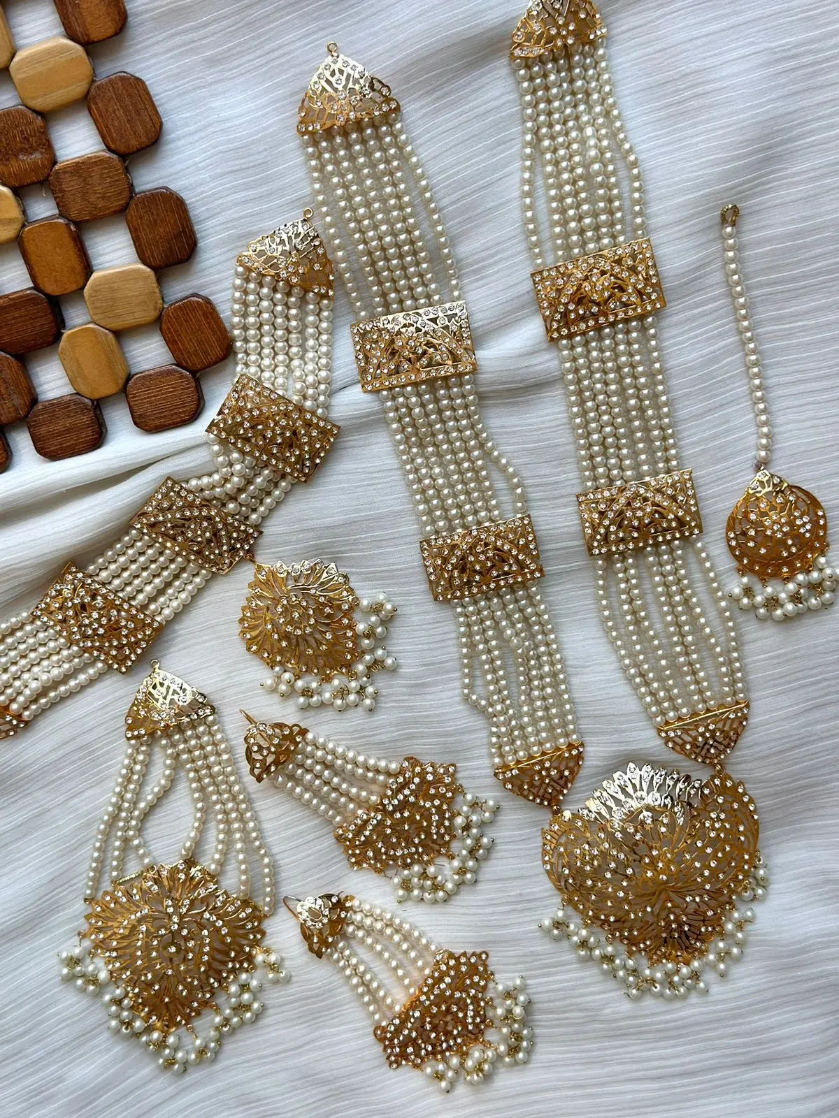 Light Weight Hyedrabadi Bridal set NJ -1655 Nayab Jewellery