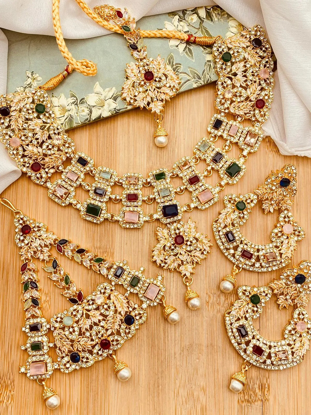 Orchid Zarcon Bridal set -2199-Golden Nayab Jewellery