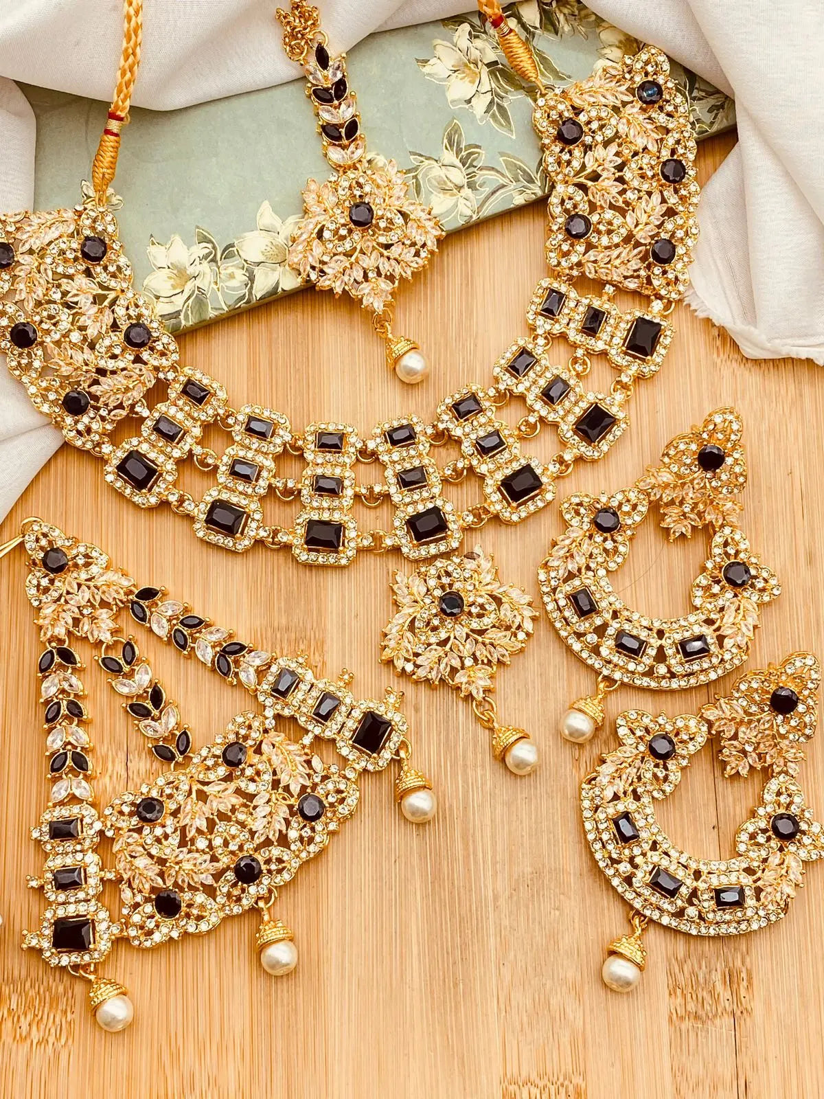 Orchid Zarcon Bridal set -2199-Golden Nayab Jewellery