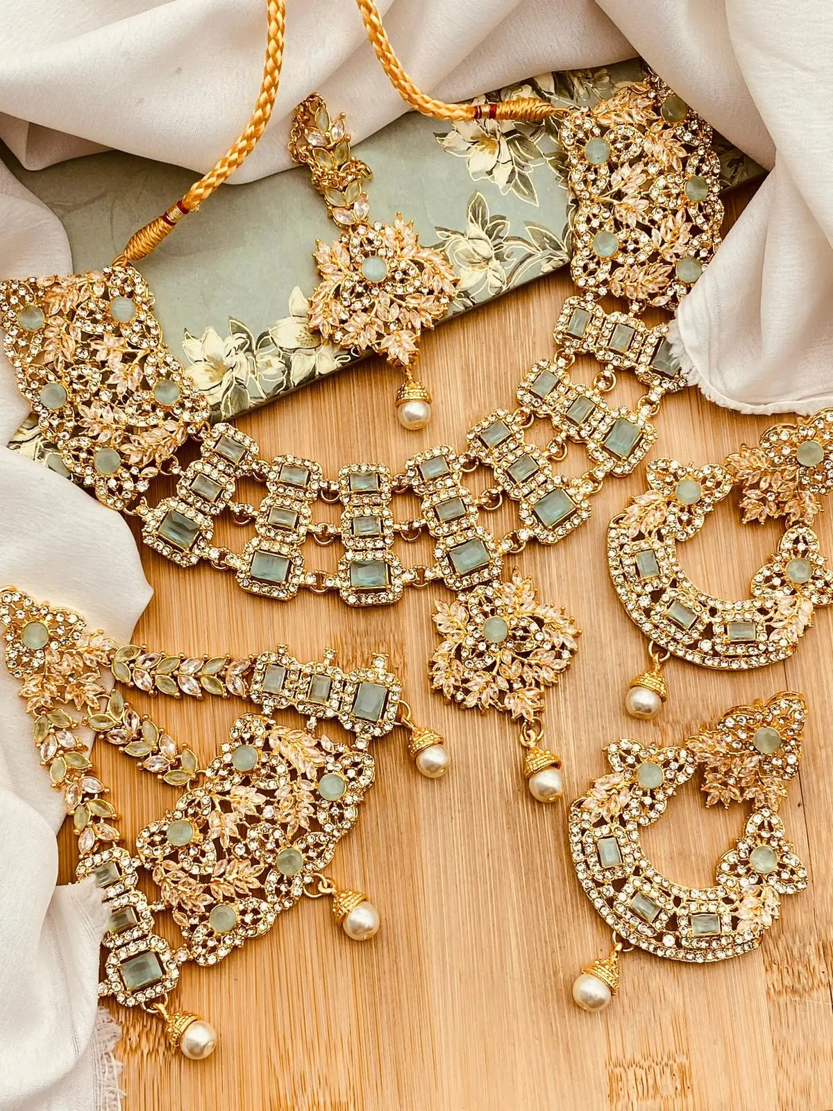 Orchid Zarcon Bridal set -2199-Golden Nayab Jewellery