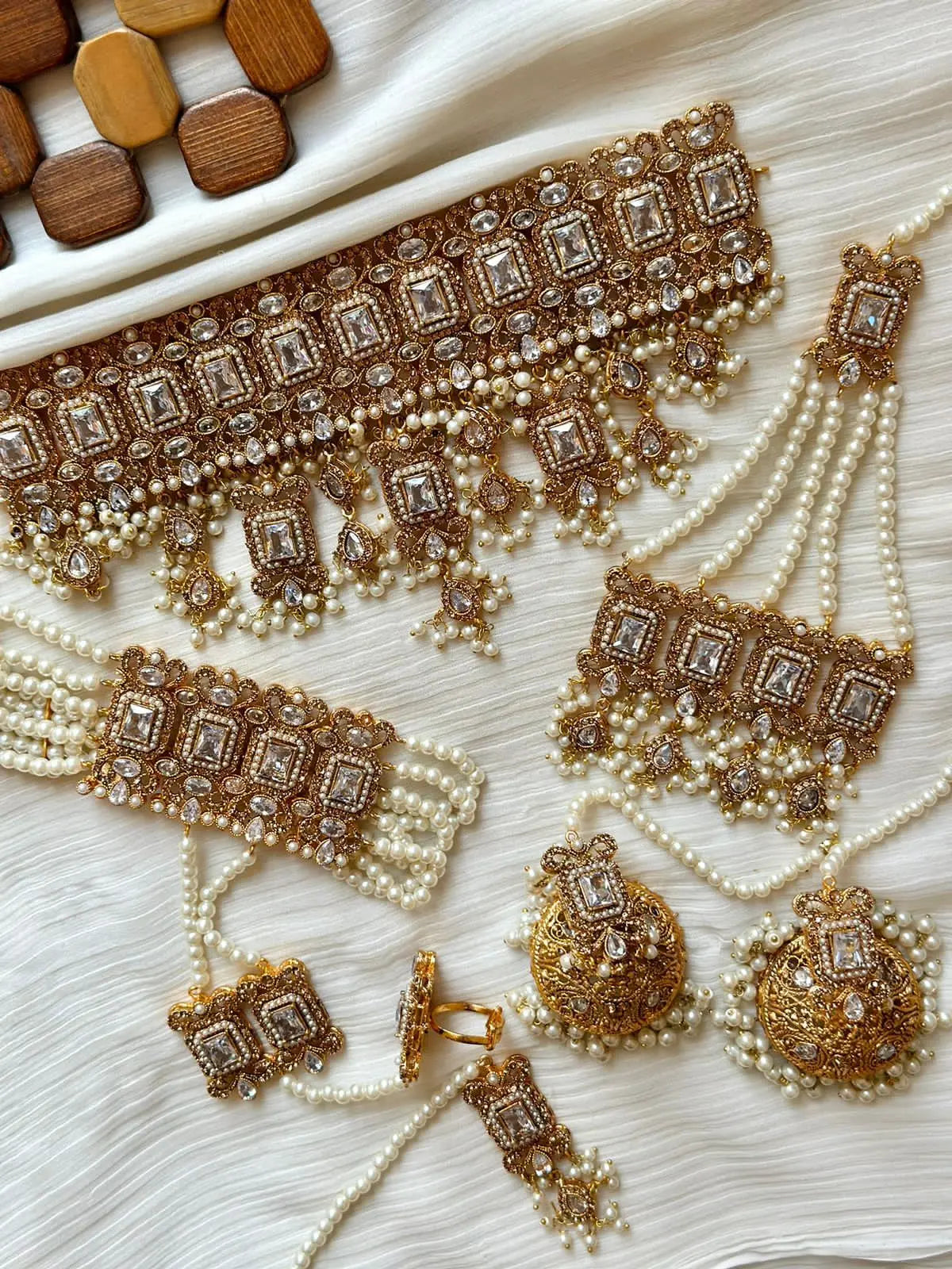 Premium Quality Kundan 7 pcs Bridal set with jhumkaz jhomer Tika & Anja -1949-G Nayab Jewellery