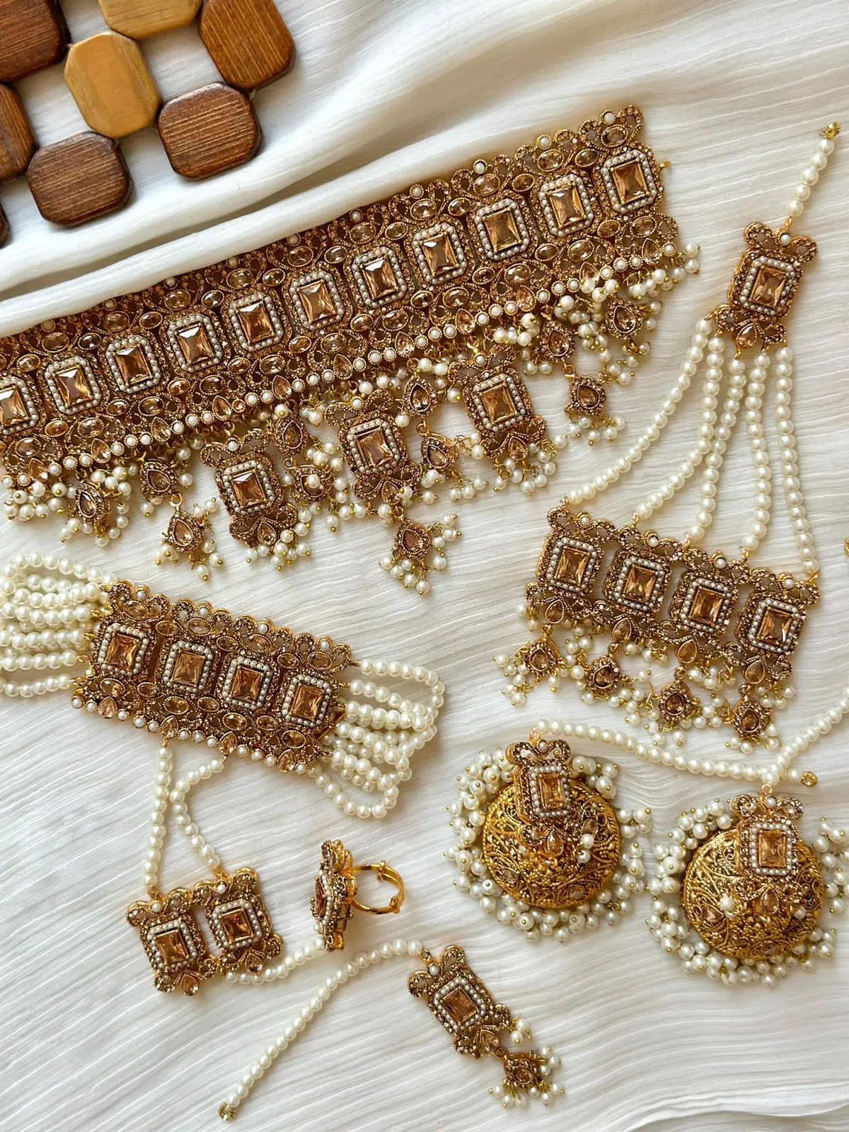 Premium Quality Kundan 7 pcs Bridal set with jhumkaz jhomer Tika & Anja -1949-G Nayab Jewellery