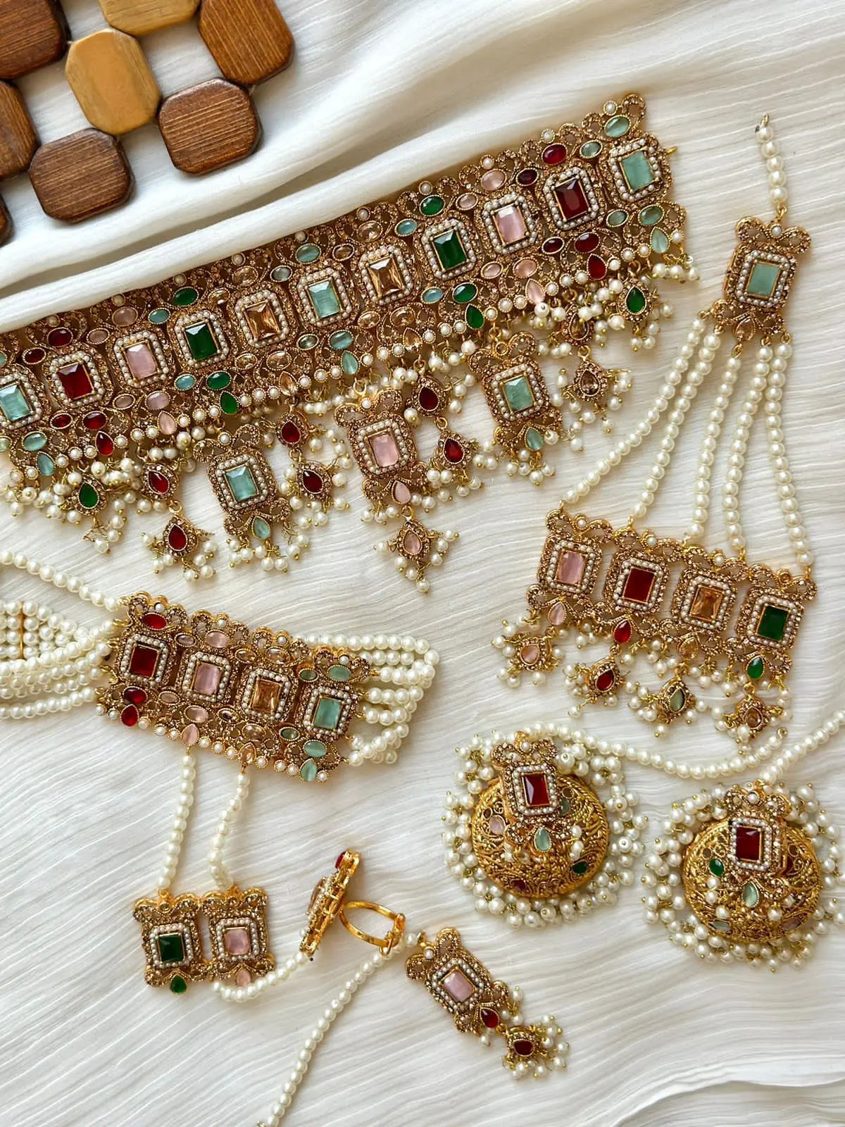 Premium Quality Kundan 7 pcs Bridal set with jhumkaz jhomer Tika & Anja -1949-G Nayab Jewellery