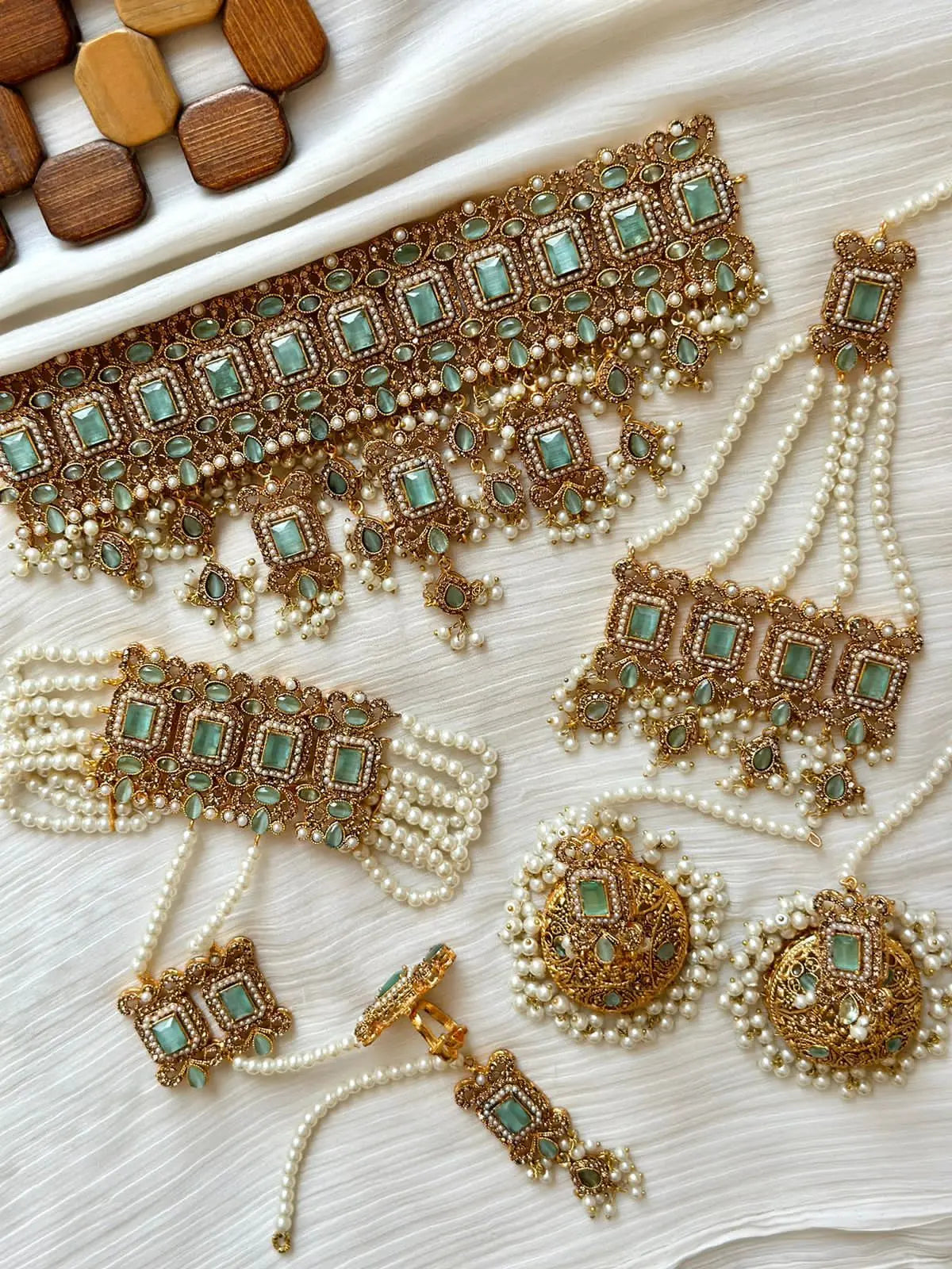 Premium Quality Kundan 7 pcs Bridal set with jhumkaz jhomer Tika & Anja -1949-G Nayab Jewellery