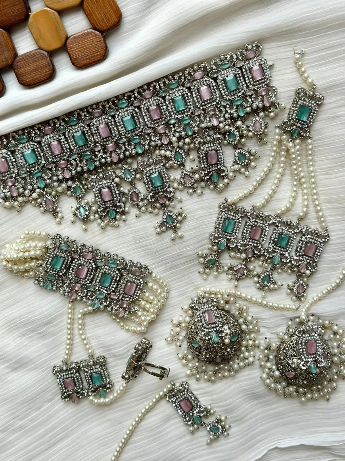 Premium Quality Kundan 7 pcs Bridal set with jhumkaz jhomer Tika & Anja -1949-Silver Nayab Jewellery