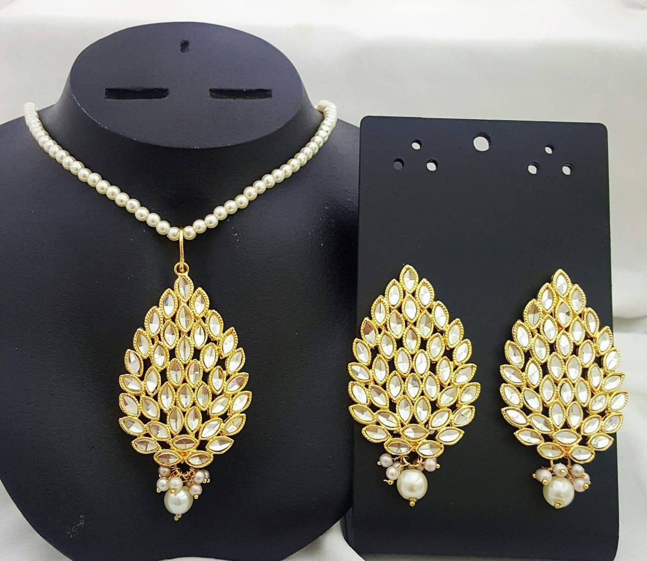 Kundan Locket pendant with Big siez earrings-2446 Nayab Jewellery