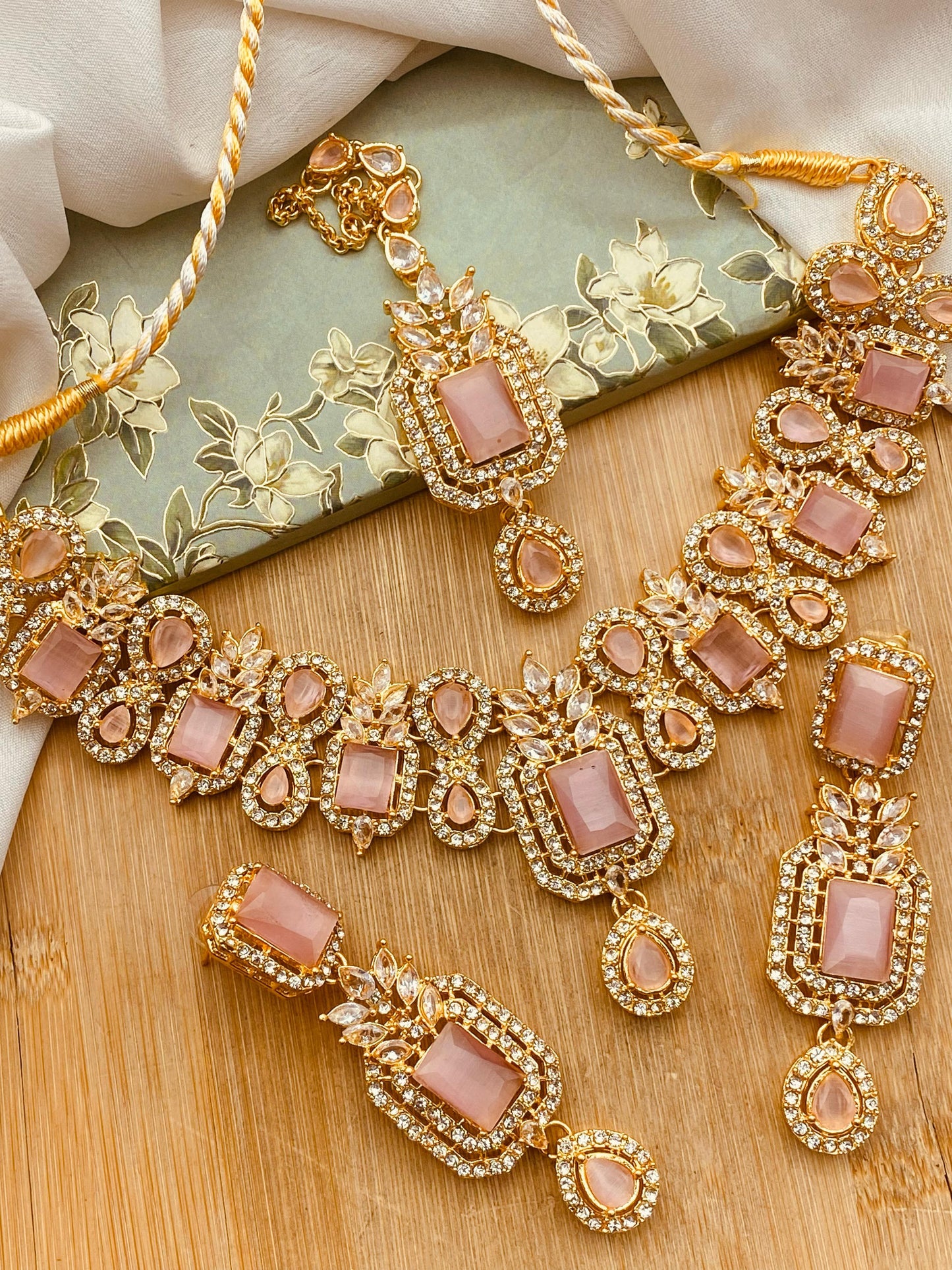 Zirconia Doublet stones Necklace set-2572-Golden