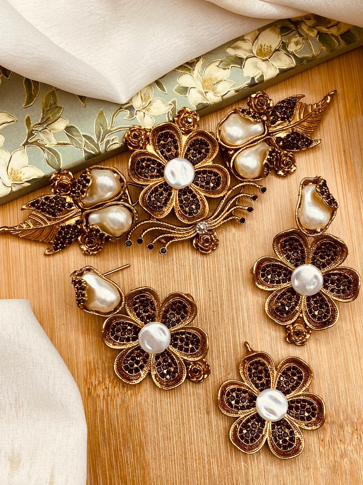 Turkish Mother Pearl chokar set N-102