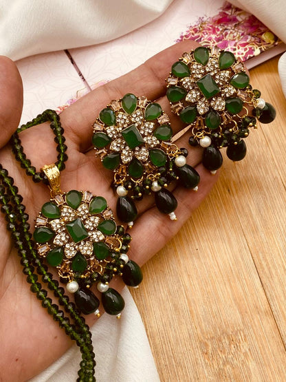 Noora Flower Locket set L-913-Golden