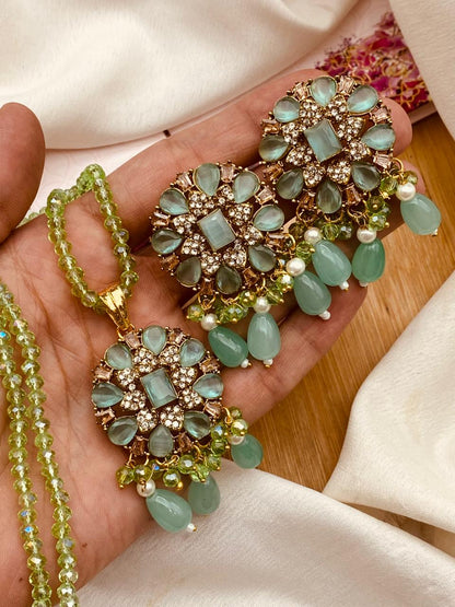 Noora Flower Locket set L-913-Golden