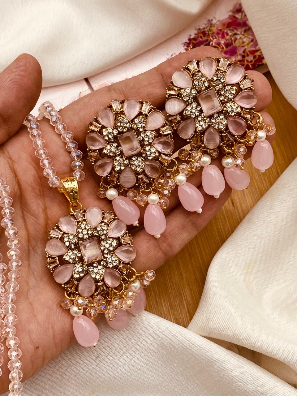 Noora Flower Locket set L-913-Golden