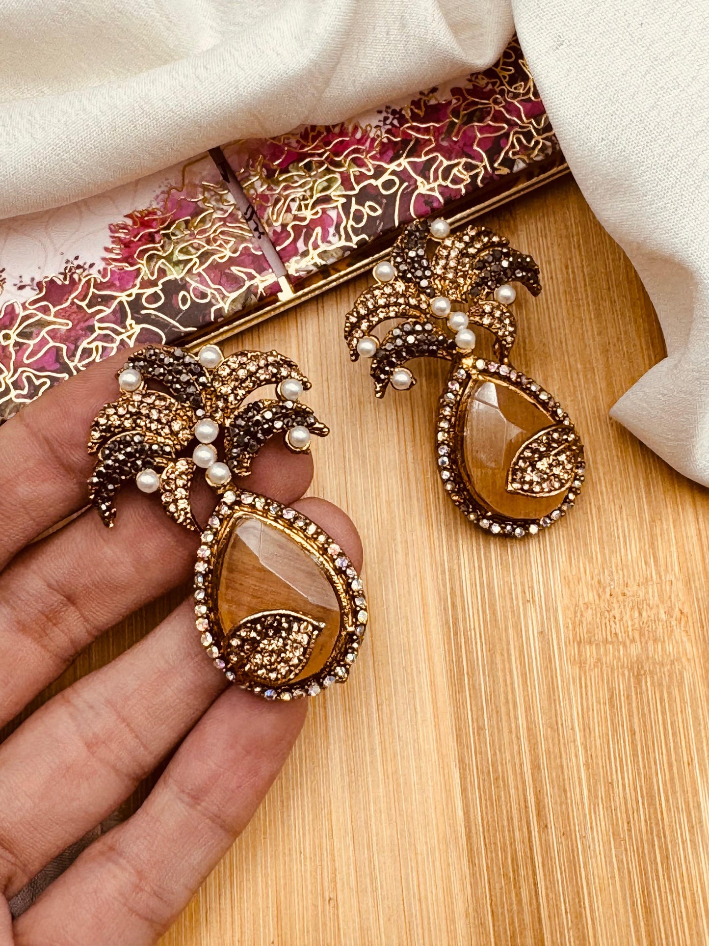 Turkish Studs E-3048