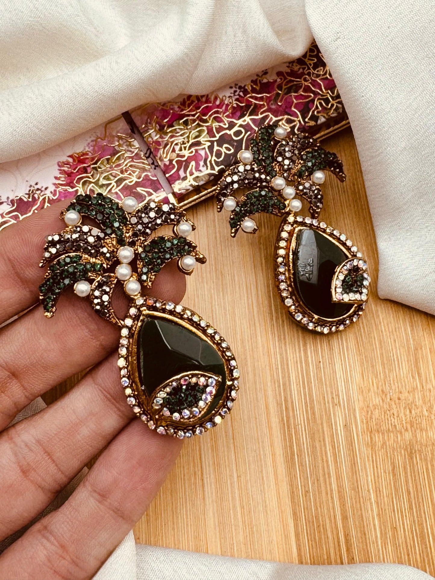 Turkish Studs E-3048