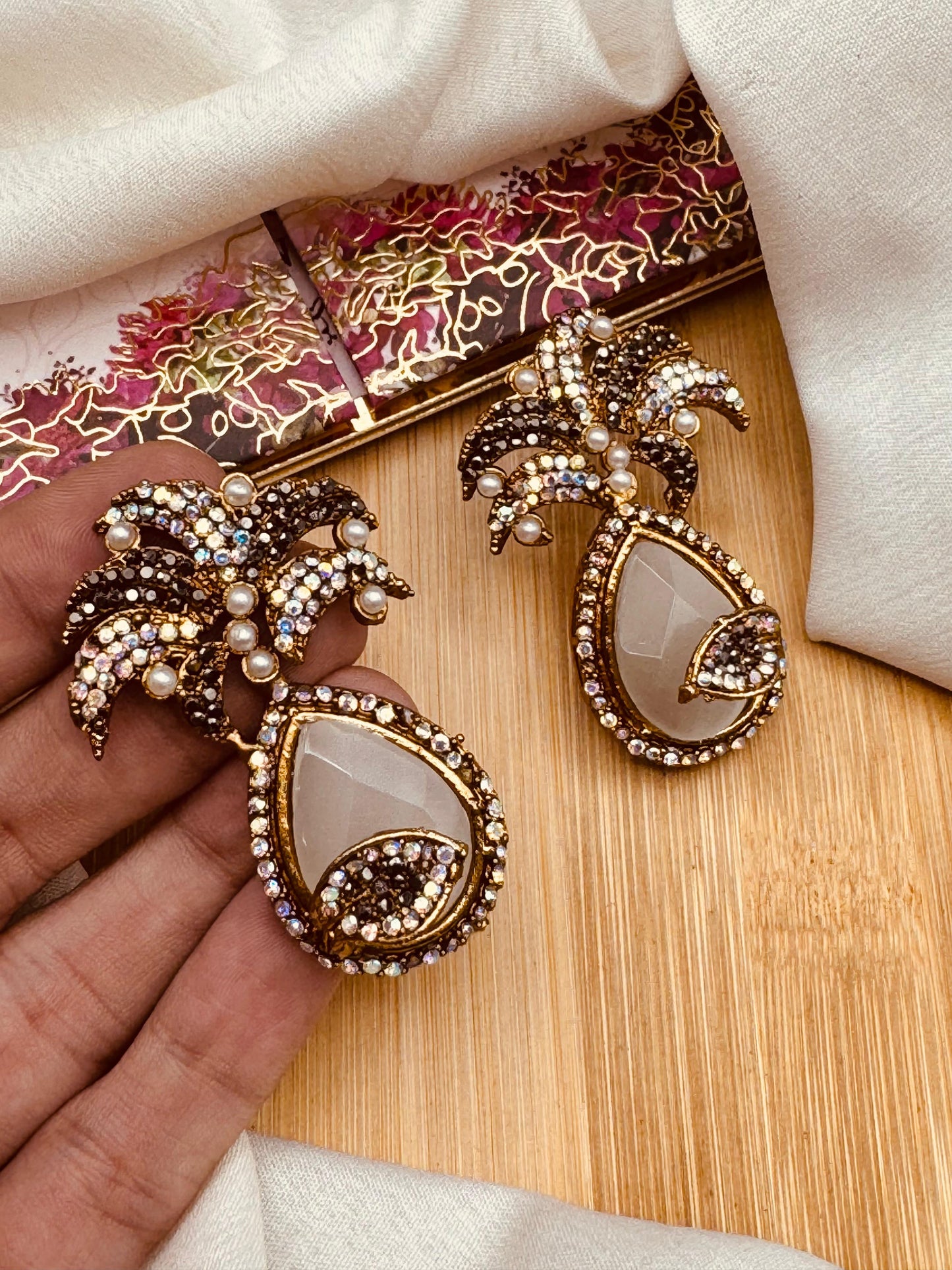 Turkish Studs E-3048