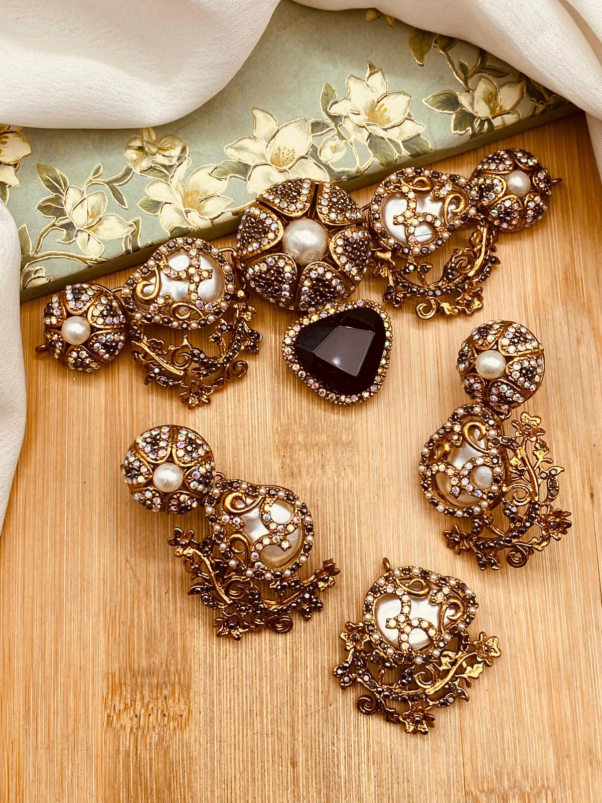 Saliha Turkish Chokar set N-104