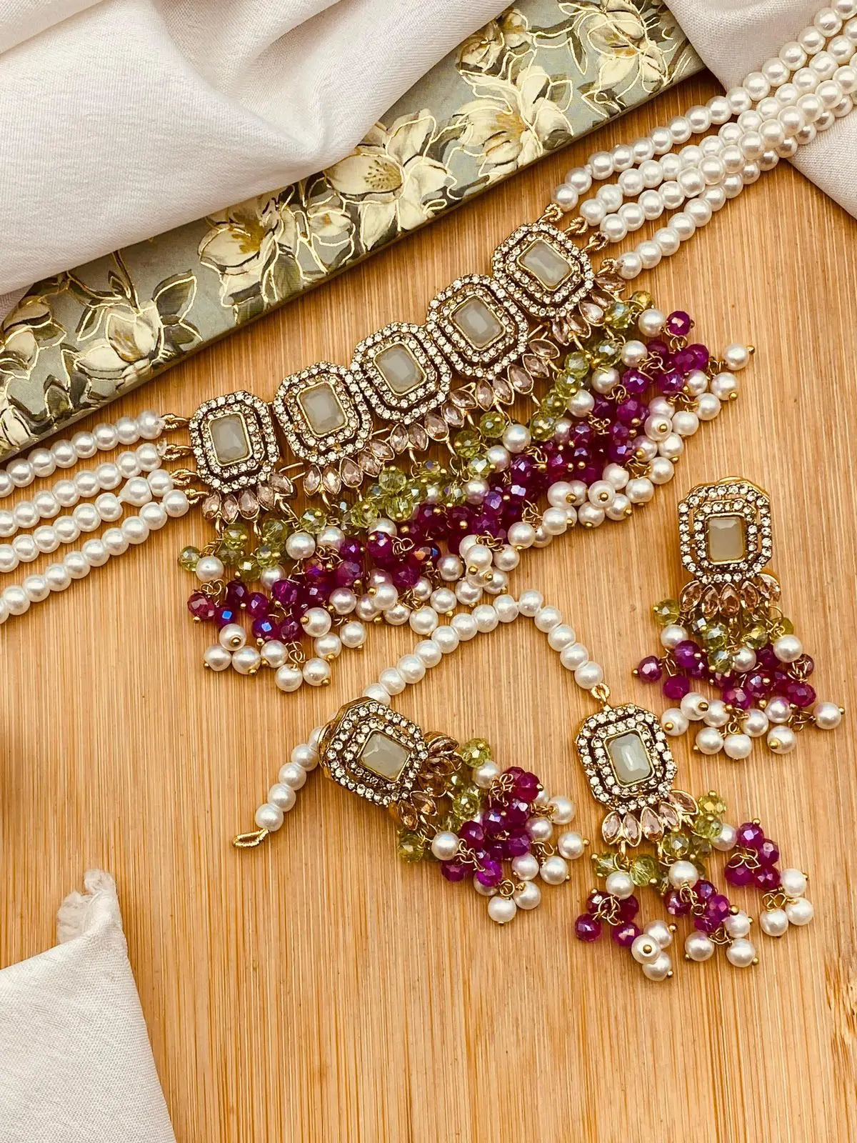 Zulekha Noratan Chokar set with Tika-2637 Nayab Jewellery