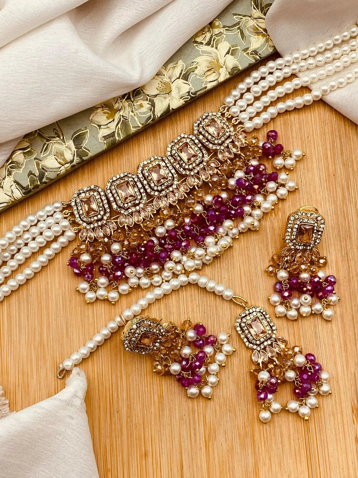 Zulekha Noratan Chokar set with Tika-2637 Nayab Jewellery