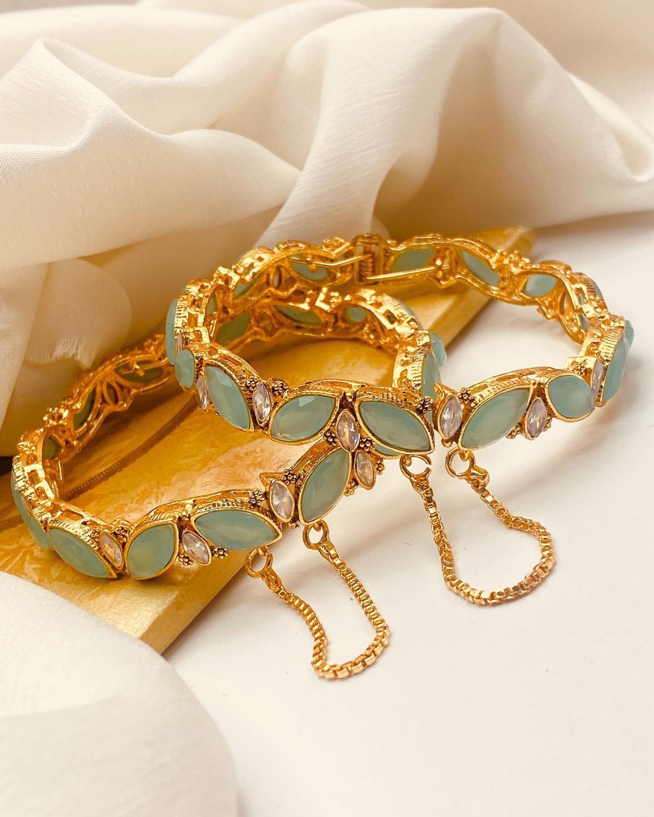 Gold Kangan Design by Nayab Jewellery